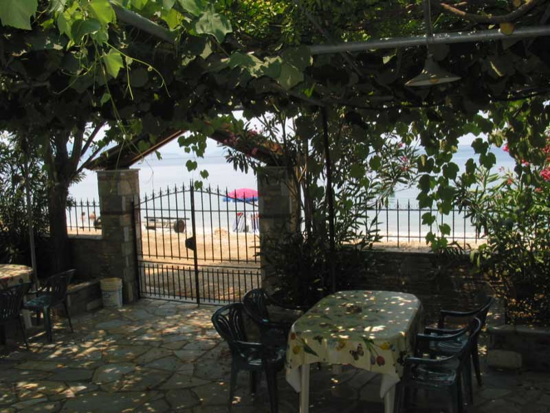 Garten and sea view exterior view